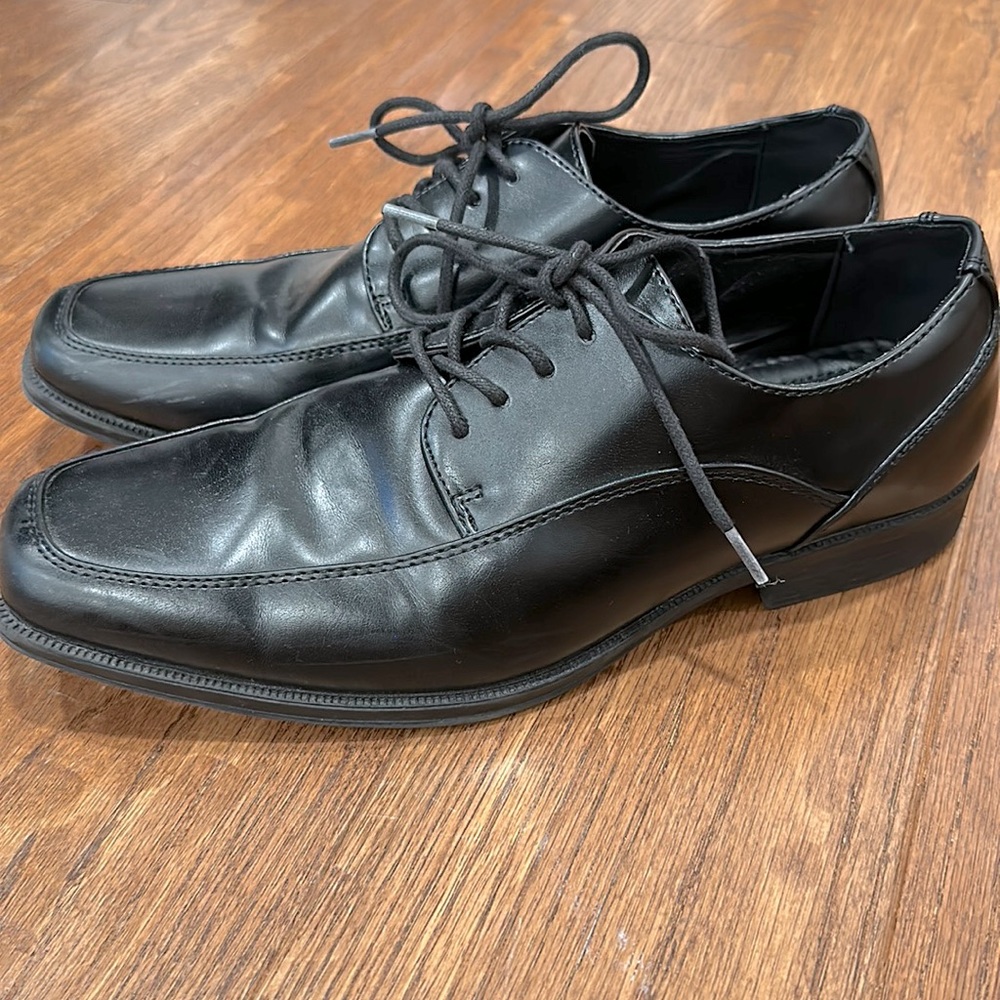 Black Dexter dress shoes